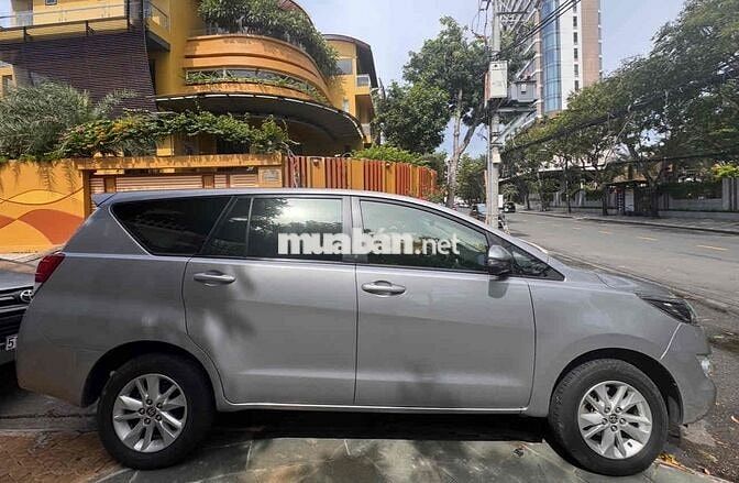 Toyota Innova 2006 G - 57000 km