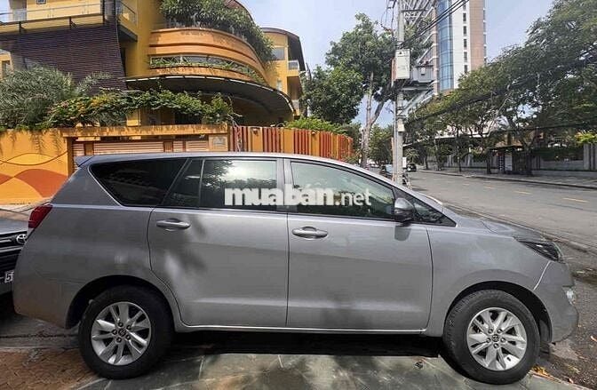 Toyota Innova 2006 G - 57000 km