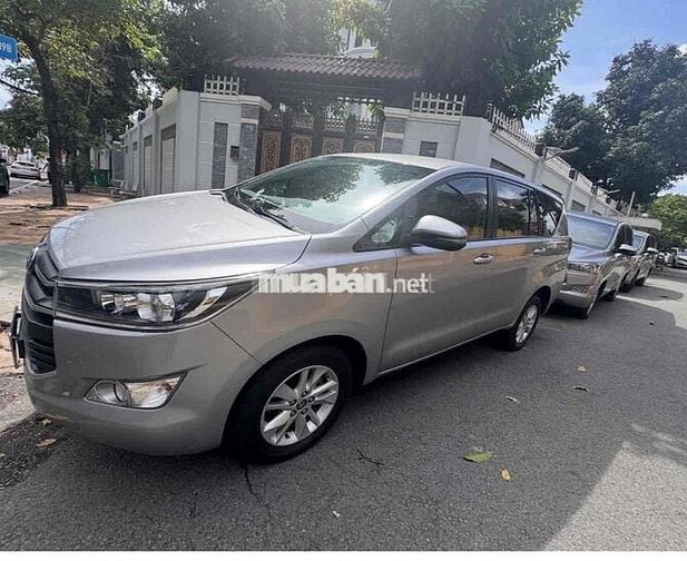 Toyota Innova 2006 G - 57000 km
