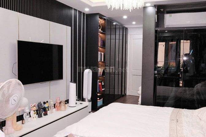 HOÀNG VĂN THÁI, Ô TÔ TRÁNH, NHÀ CỰC ĐẸP, THANG MÁY, NỘI THẤT,HƠN 10 TỶ