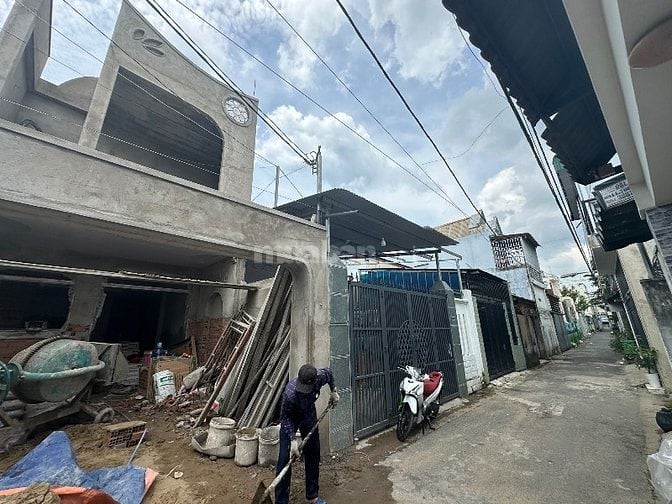 Bán Nhà Đẹp 1 trệt 1 lầu , 3pn 3wc ,sân ô tô, Ngay Chợ Thánh Tâm 