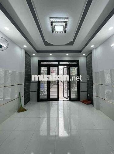 3,98 tỷ bán nhà 40m2, 2 tầng, Bình Trị Đông, Bình Tân, 2 pn, sổ riêng