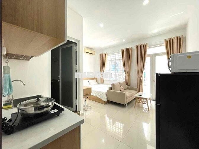 CHDV bancon gần chợ Bà Chiểu, ĐH VLU, ẩm thực Phan Xích Long Phú Nhuận