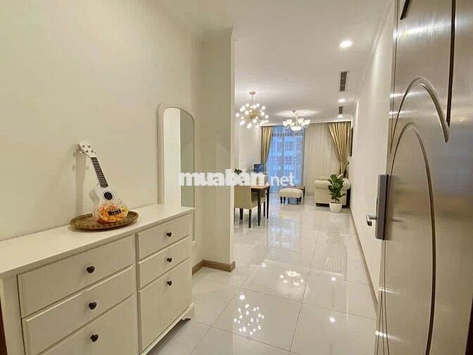 Cho thuê căn hộ Vinhomes Central Park tầng 15 tòa nhà Landmark Plus.
