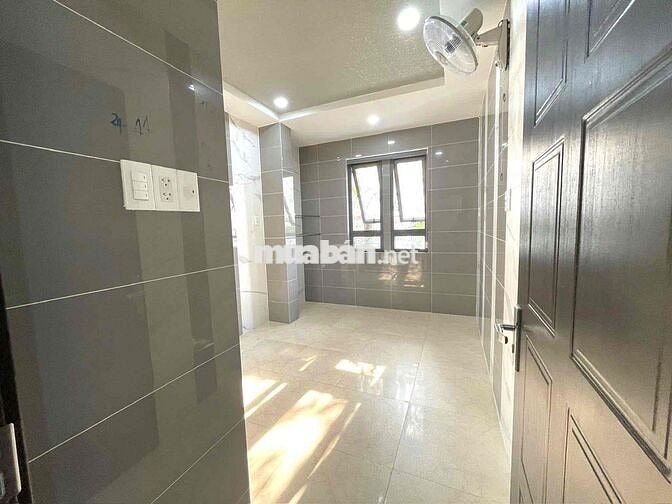 Căn Hộ 2 Phòng Ngủ Mặt Tiền Đường Nguyễn Thái Sơn