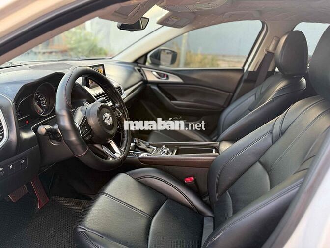 Mazda 3 2018 1.5 AT Sedan - 80000 km