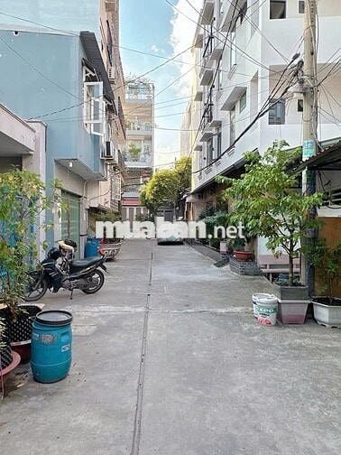 NHÀ ĐẸP 2 TẦNG, HẺM XE HƠI, DT (4X11)M2, GIÁP TÂN PHÚ, 5,1 TỶ CÒN TL