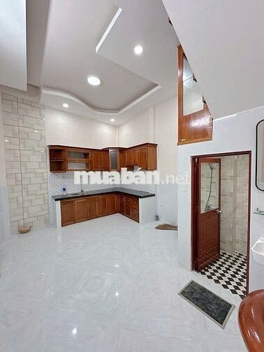 NHÀ ĐẸP 2 TẦNG, HẺM XE HƠI, DT (4X11)M2, GIÁP TÂN PHÚ, 5,1 TỶ CÒN TL