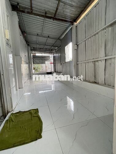 Nhà bán chính chủ, cách ngã 4 Ng.V.Linh + QL50 đúng 2km.