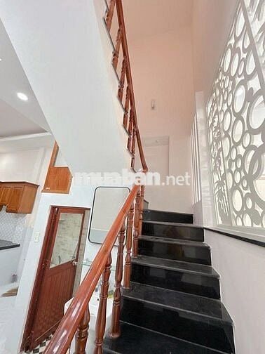 NHÀ ĐẸP 2 TẦNG, HẺM XE HƠI, DT (4X11)M2, GIÁP TÂN PHÚ, 5,1 TỶ CÒN TL
