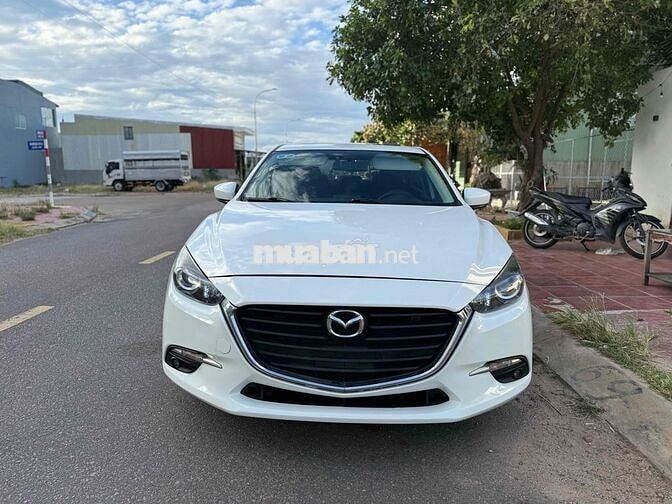 Mazda 3 2018 1.5 AT Sedan - 80000 km