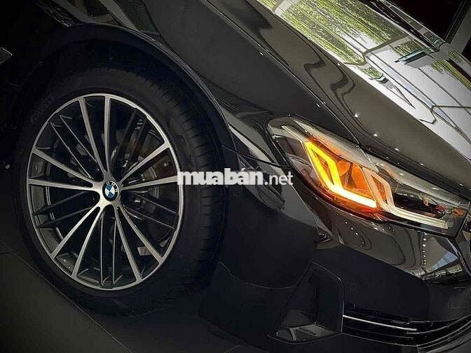BMW 5 Series 520i Ưu Đãi Cực Khủng !!!
