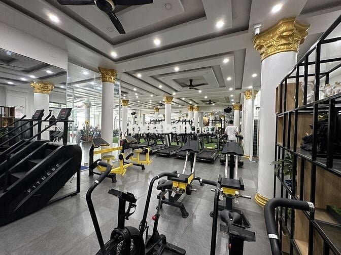 BÁN TOÀ NHÀ MẶT TIỀN ĐƯỜNG LÊ BÌNH