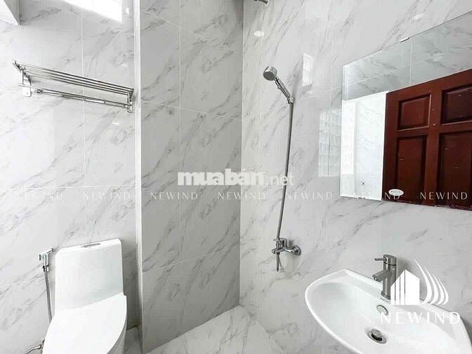 muốn sang lại hợp đồng phòng còn 11 Tháng