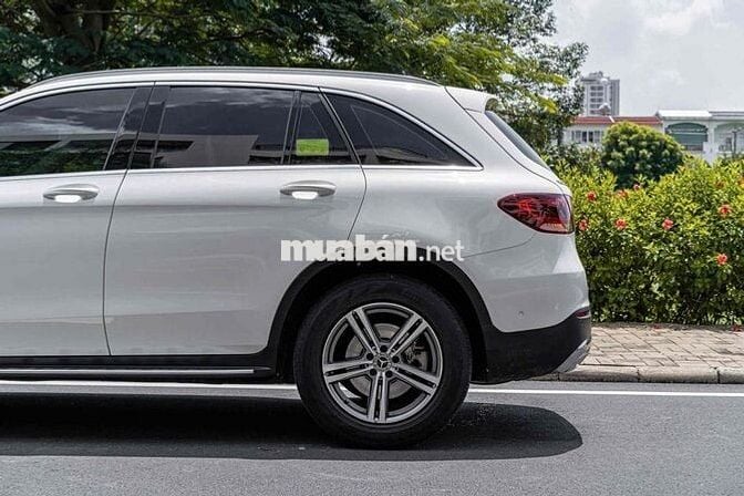 GLC200 facelift Model 2022 cá nhân 1 chủ siêu đẹp