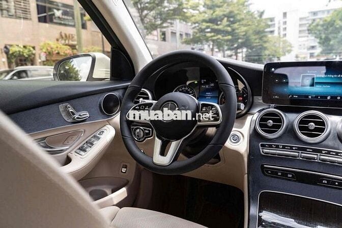 GLC200 facelift Model 2022 cá nhân 1 chủ siêu đẹp