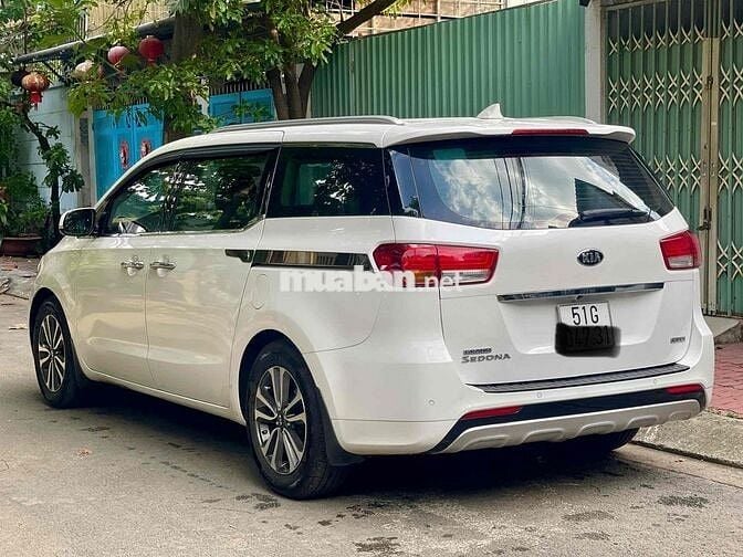 Kia Sedona 2018 2.2 DATH - bản full máy dầu