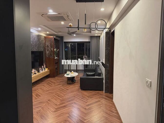 Bán căn hộ Toà Home nằm mặt đường Võ Chí Công, phường Tây Hồ