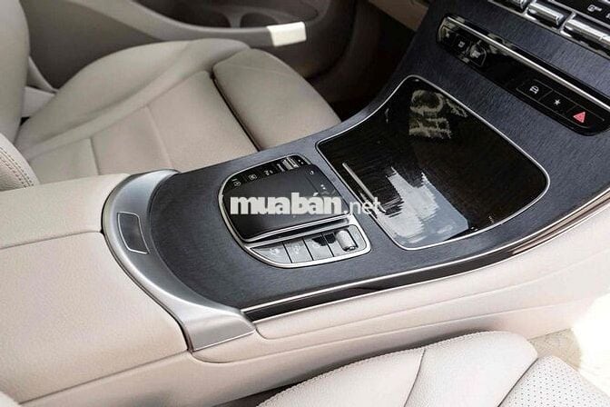 GLC200 facelift Model 2022 cá nhân 1 chủ siêu đẹp