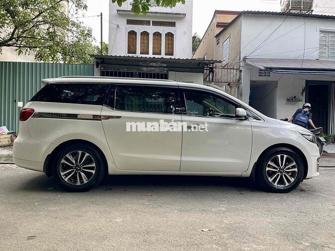 Kia Sedona 2018 2.2 DATH - bản full máy dầu