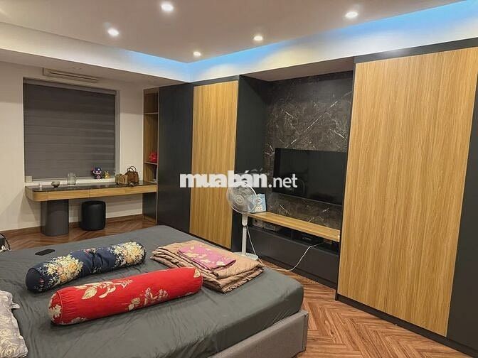 Bán căn hộ Toà Home nằm mặt đường Võ Chí Công, phường Tây Hồ