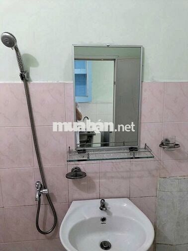 CHO THUÊ NHÀ HẺM 2 XE MAY, 1 XET, TRẦN ĐÌNH XU Q.1