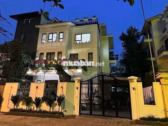 CẦN BÁN BIỆTTHỰ LIỀN KỀ THỰ SÀI ĐỒNG LONG BIÊN HÀ NỘI.