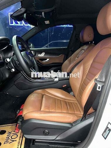 Mercedes Benz GLC300 Model 2018 4Matic - 68000 km
