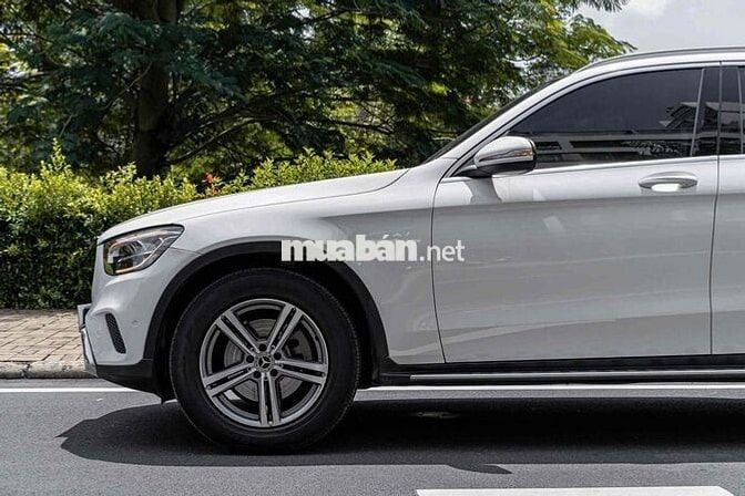 GLC200 facelift Model 2022 cá nhân 1 chủ siêu đẹp
