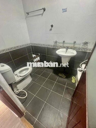 Nhà(6x20m) Phú Thọ Hoà 2Lầu Sân Thượng 6PN 5VS Hẻm Tải