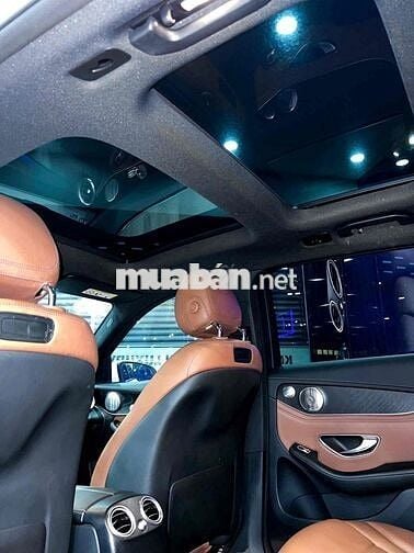 Mercedes Benz GLC300 Model 2018 4Matic - 68000 km