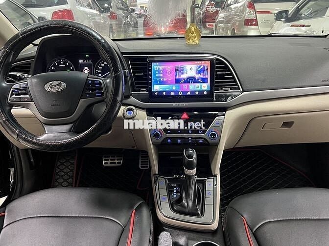 Hyundai Elantra 2018 2.0 AT - 88000 km