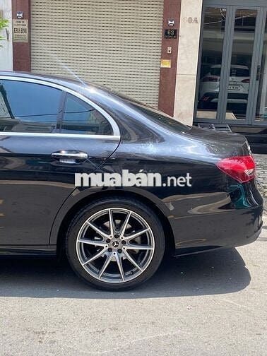 Mercedes Benz E Class 2021 E300 AMG - 37000 km