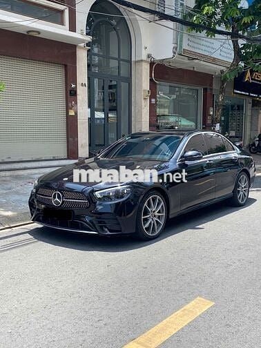 Mercedes Benz E Class 2021 E300 AMG - 37000 km