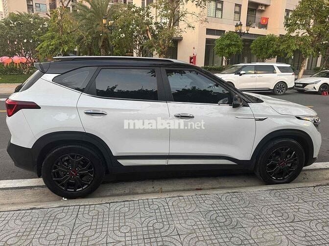 Kia Seltos 2022 Premium 1.4 AT - 67000 km