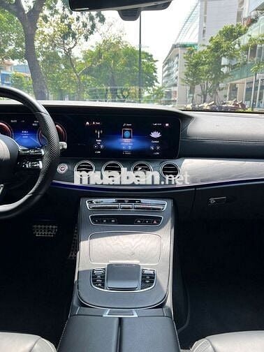 Mercedes Benz E Class 2021 E300 AMG - 37000 km