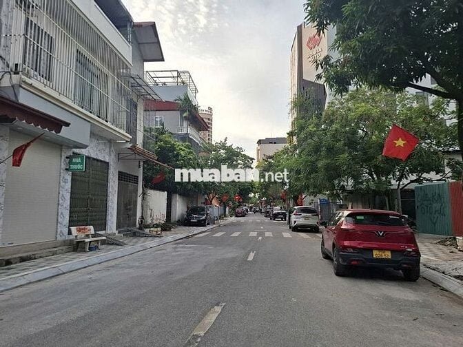 Giá đầu tư! Phố Thượng Thụy, Phú Thượng đất vuông, gần mặt phố, 83m2