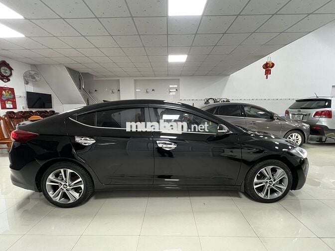 Hyundai Elantra 2018 2.0 AT - 88000 km