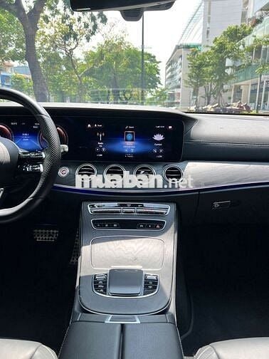 Mercedes Benz E Class 2021 E300 AMG - 37000 km