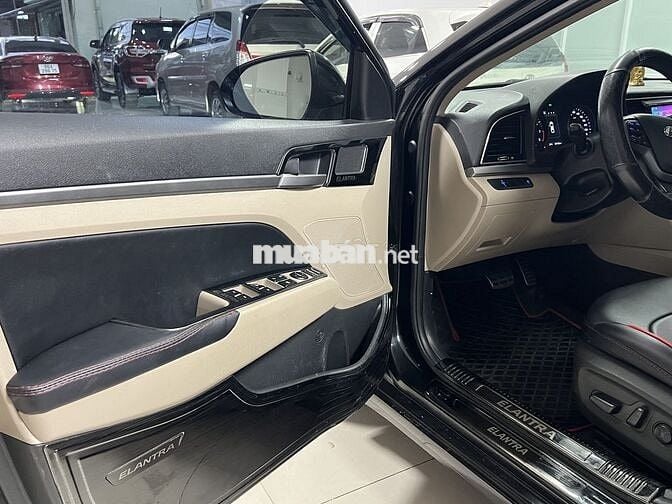 Hyundai Elantra 2018 2.0 AT - 88000 km
