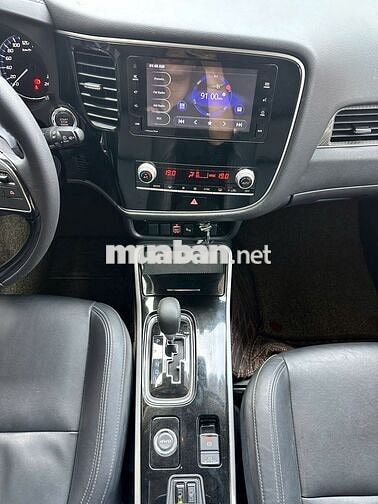 Mitsubishi Outlander 2020  - 12000 km