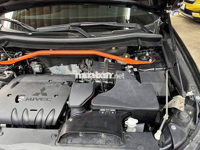 Mitsubishi Outlander 2020  - 12000 km