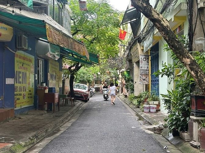 Huỳnh Thúc Kháng, 52m2, 2 mặt ngõ, 3 thoáng, phân lô, ô tô tránh, đẹp