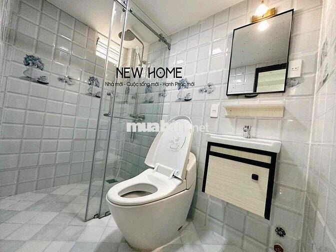 4 🍠- Quận 1. NGAY CHỢ BẾN THÀNH METRO. NHÀ MỚI 100%