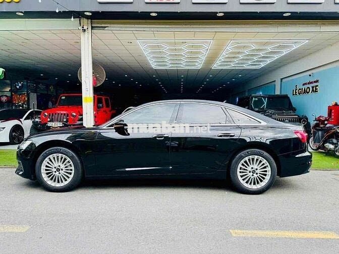 Audi A6 2022 45 TFSI siêu lướt 4200 km