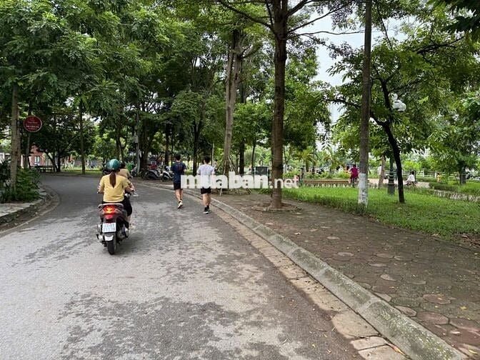 CẦN BÁN NHÀ BIỆT THỰ SÀI ĐỒNG LONG BIÊN HÀ NỘI.