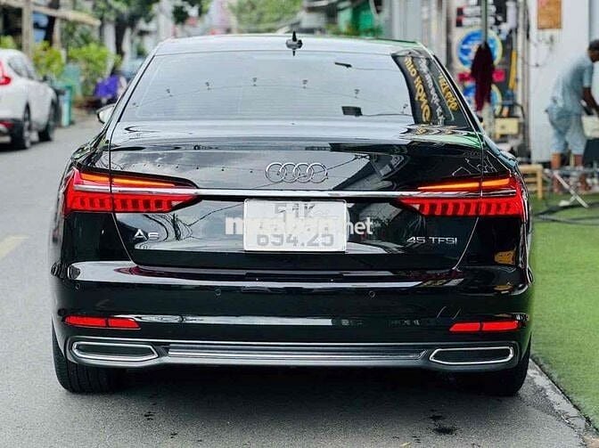 Audi A6 2022 45 TFSI siêu lướt 4200 km