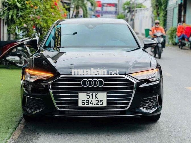 Audi A6 2022 45 TFSI siêu lướt 4200 km