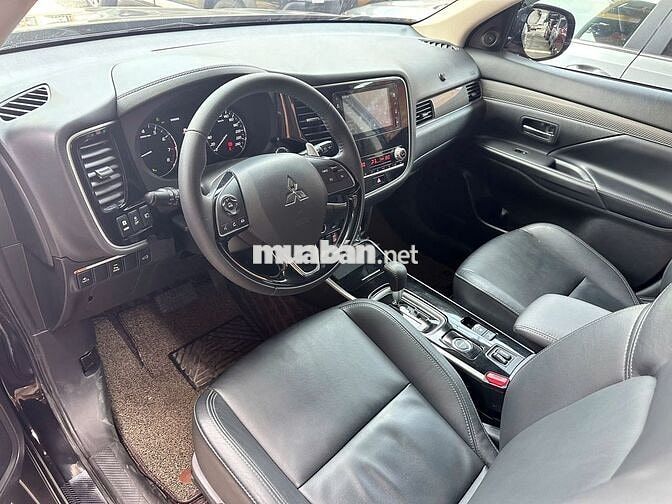 Mitsubishi Outlander 2020  - 12000 km