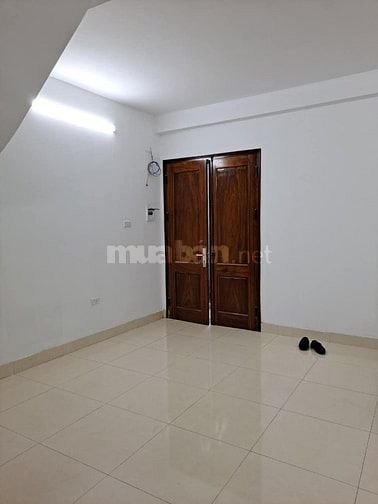 Cần bán nhà ngõ Phương Mai, DD giá 17.8 tỷ, 42m2x4T, ô tô đỗ 